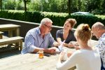 Vergaderen Buiten Roos Dirk Caroline Hans NNZ